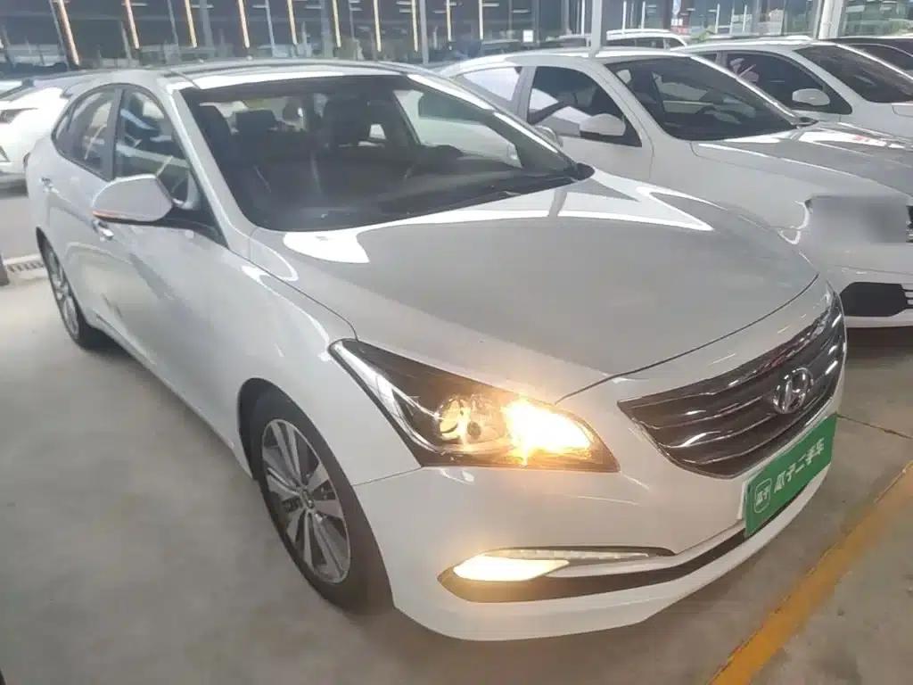 2014 Mistra 1.8L Automatic Premium DLX — миниатюра 4