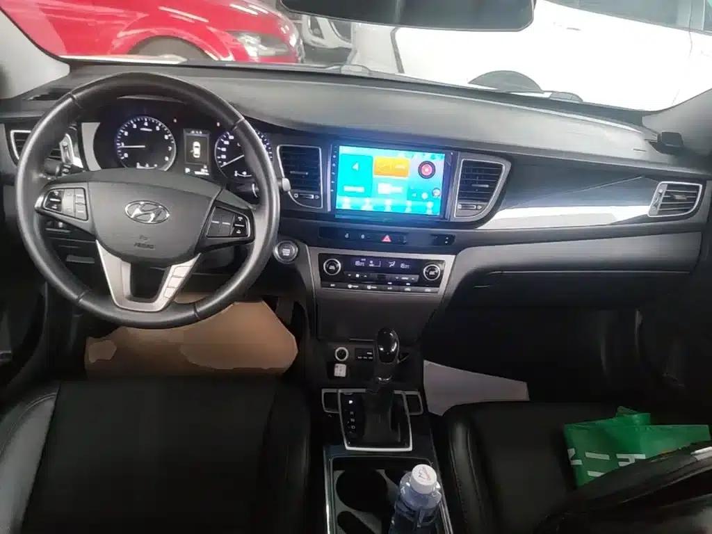 2014 Mistra 1.8L Automatic Premium DLX — миниатюра 10