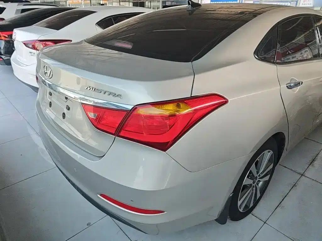 2016 Mistra 1.8L Automatic Intelligent GLS — миниатюра 6