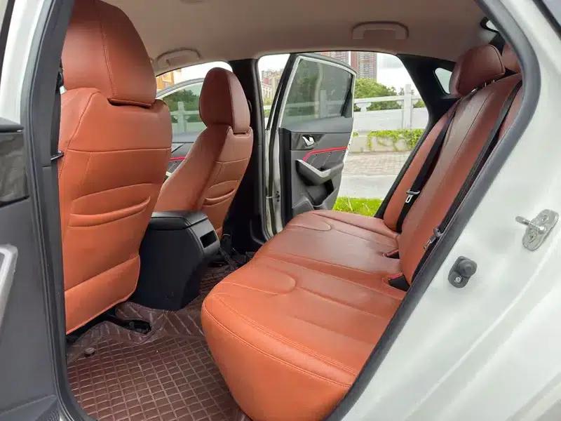 Venucia D60 2018 1.6L CVT Comfort Edition — миниатюра 11