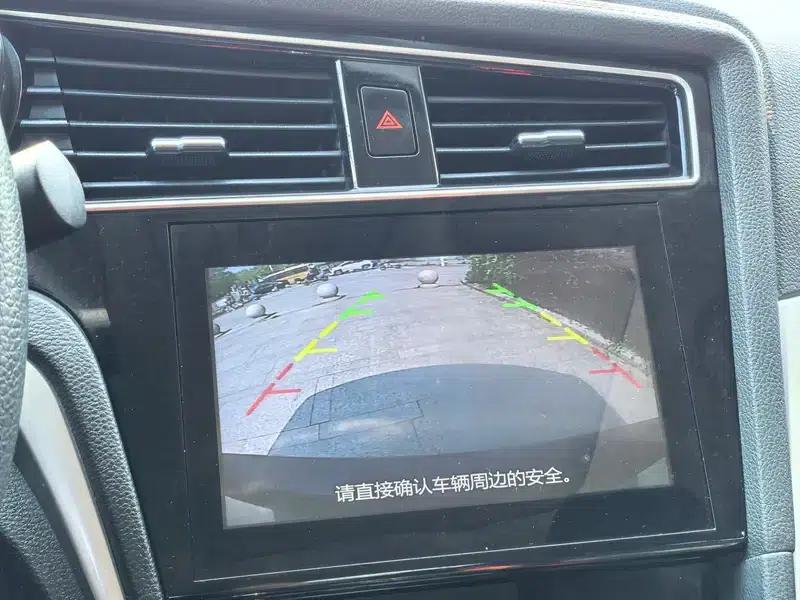 Venucia D60 2018 1.6L CVT Intelligent Elite Edition — миниатюра 11