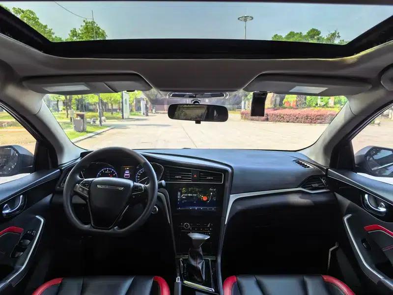 Venucia D60 2018 1.6L CVT Intelligent Elite Edition — миниатюра 12