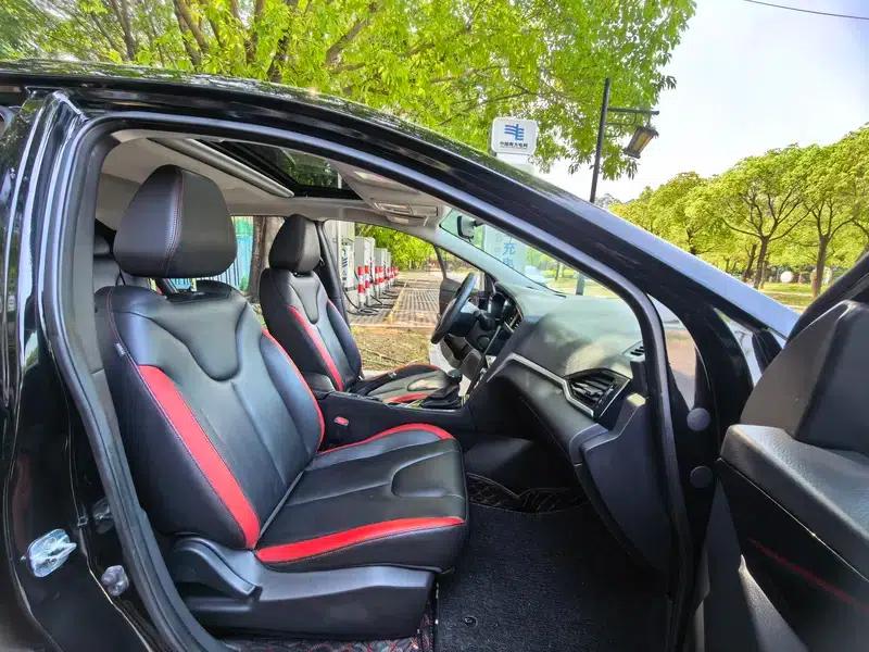 Venucia D60 2018 1.6L CVT Intelligent Elite Edition — миниатюра 21