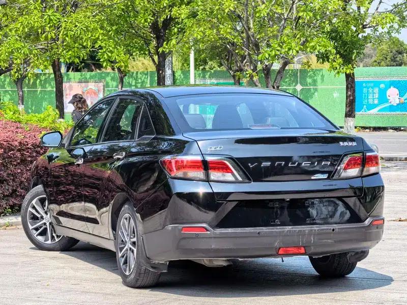 Venucia D60 2018 1.6L CVT Intelligent Elite Edition — миниатюра 5
