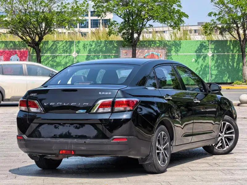 Venucia D60 2018 1.6L CVT Intelligent Elite Edition — миниатюра 7