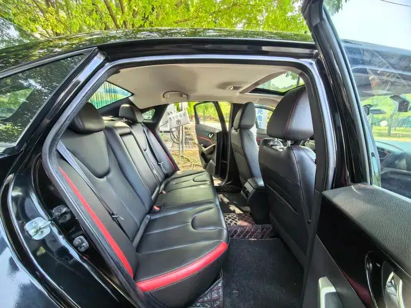 Venucia D60 2018 1.6L CVT Intelligent Elite Edition — миниатюра 8
