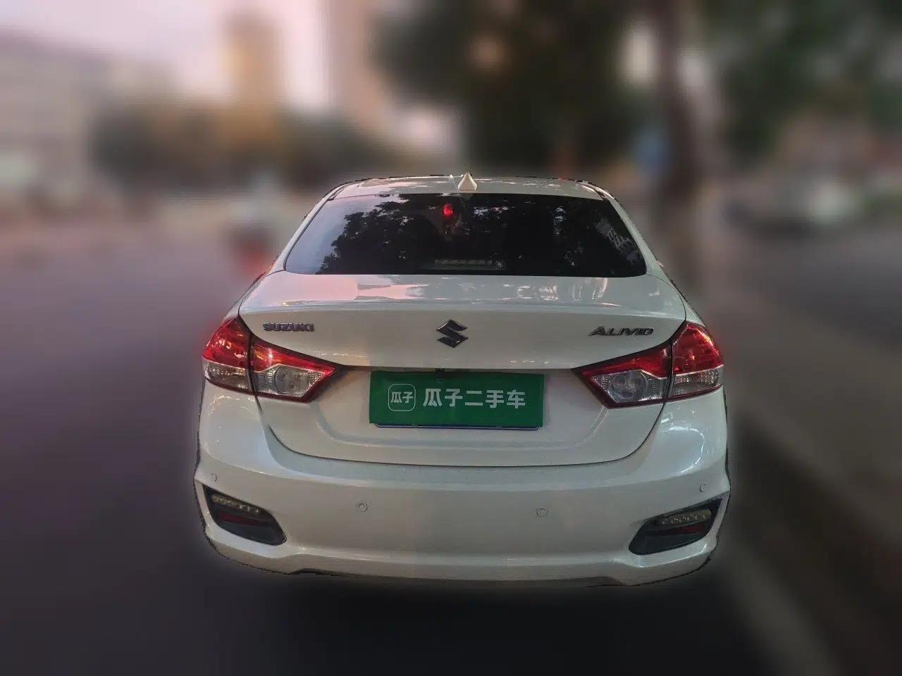 Suzuki Alivio 2015 1.6L Manual Comfort Model — миниатюра 5