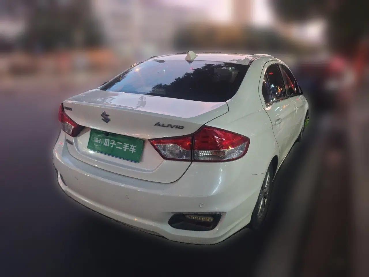 Suzuki Alivio 2015 1.6L Manual Comfort Model — миниатюра 6
