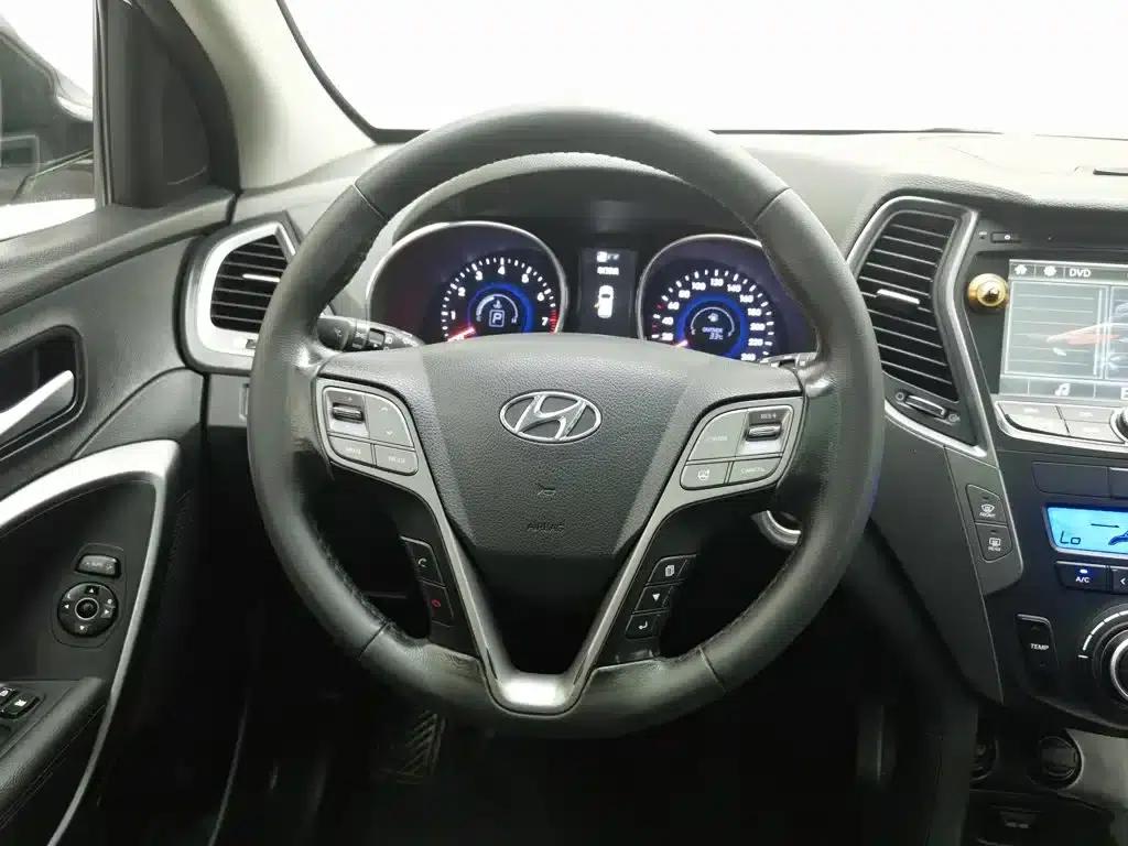 Santa Fe 2013 2.4L Automatic 2WD Smart Edition — миниатюра 11