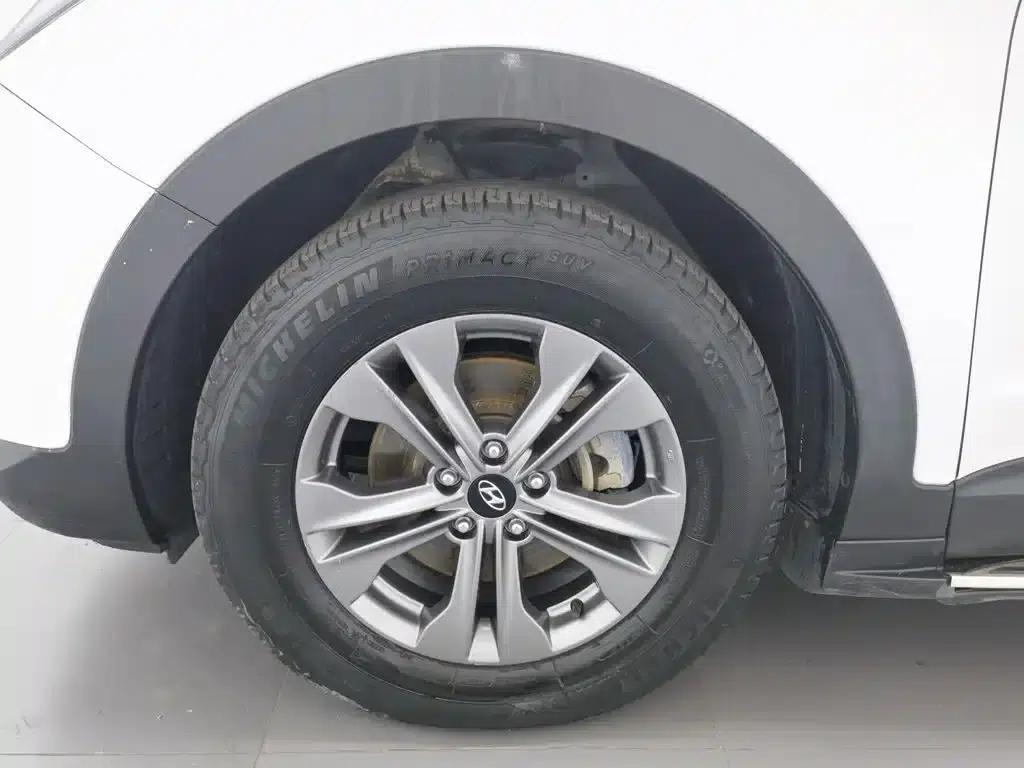 Santa Fe 2013 2.4L Automatic 2WD Smart Edition — миниатюра 17