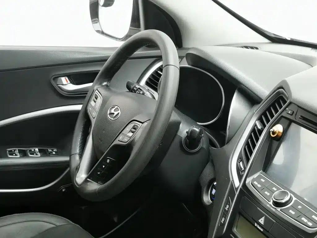 Santa Fe 2013 2.4L Automatic 2WD Smart Edition — миниатюра 22