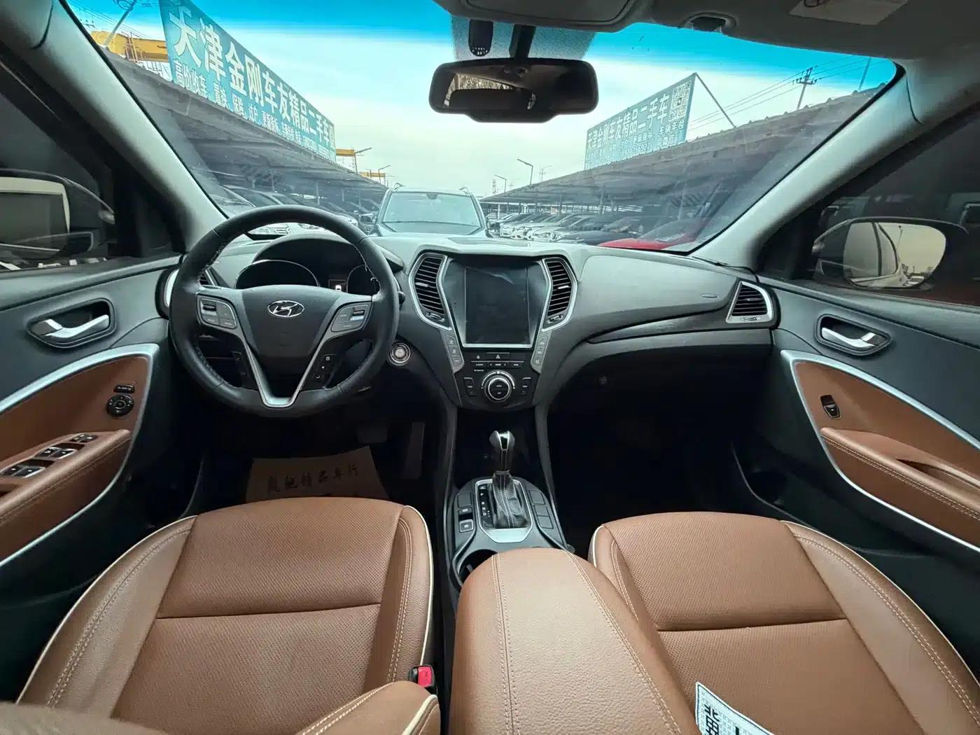 Santa Fe 2017 2.0T Automatic 2WD Smart 7-Seater — миниатюра 4