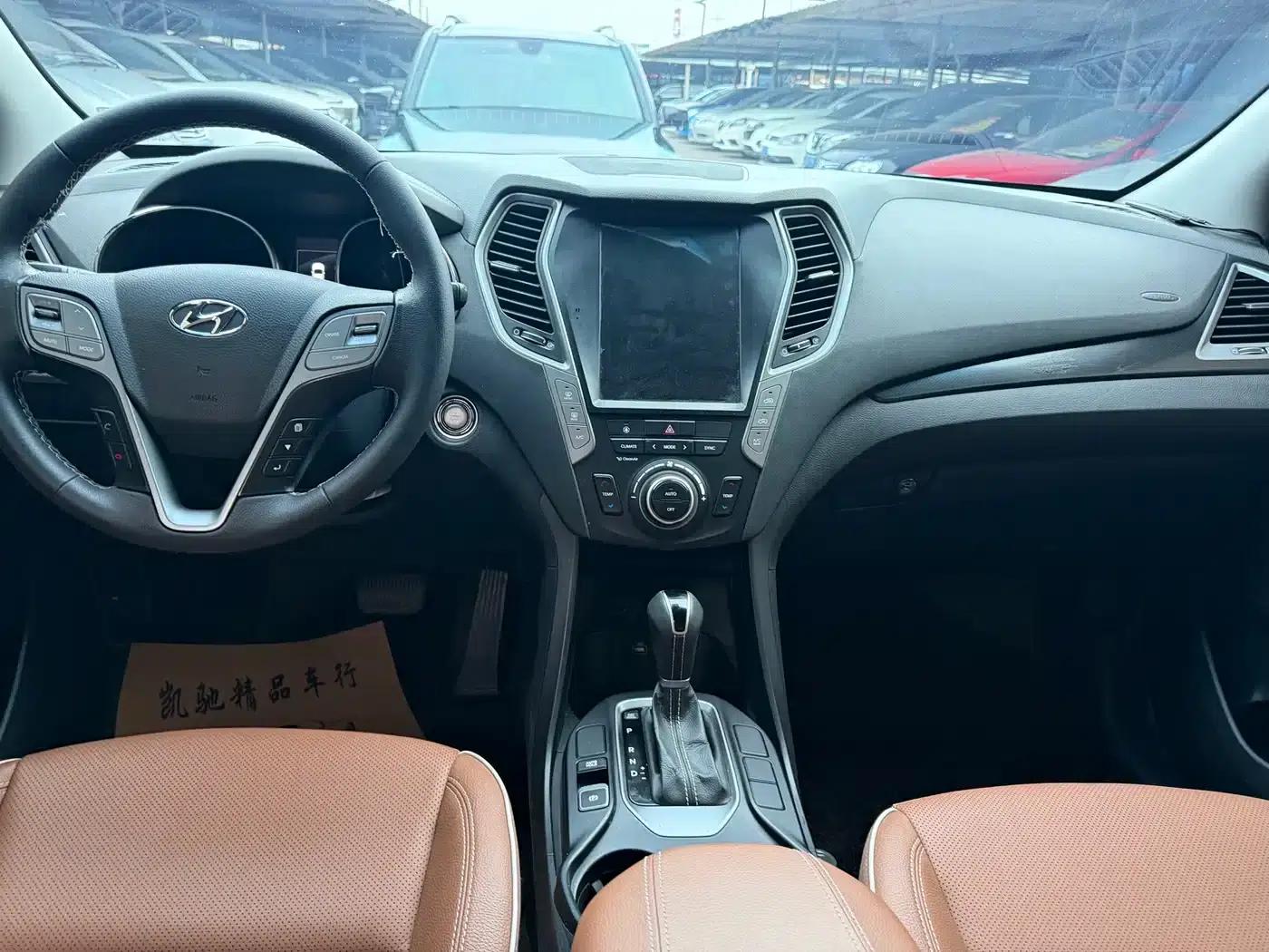 Santa Fe 2017 2.0T Automatic 2WD Smart 7-Seater — миниатюра 5