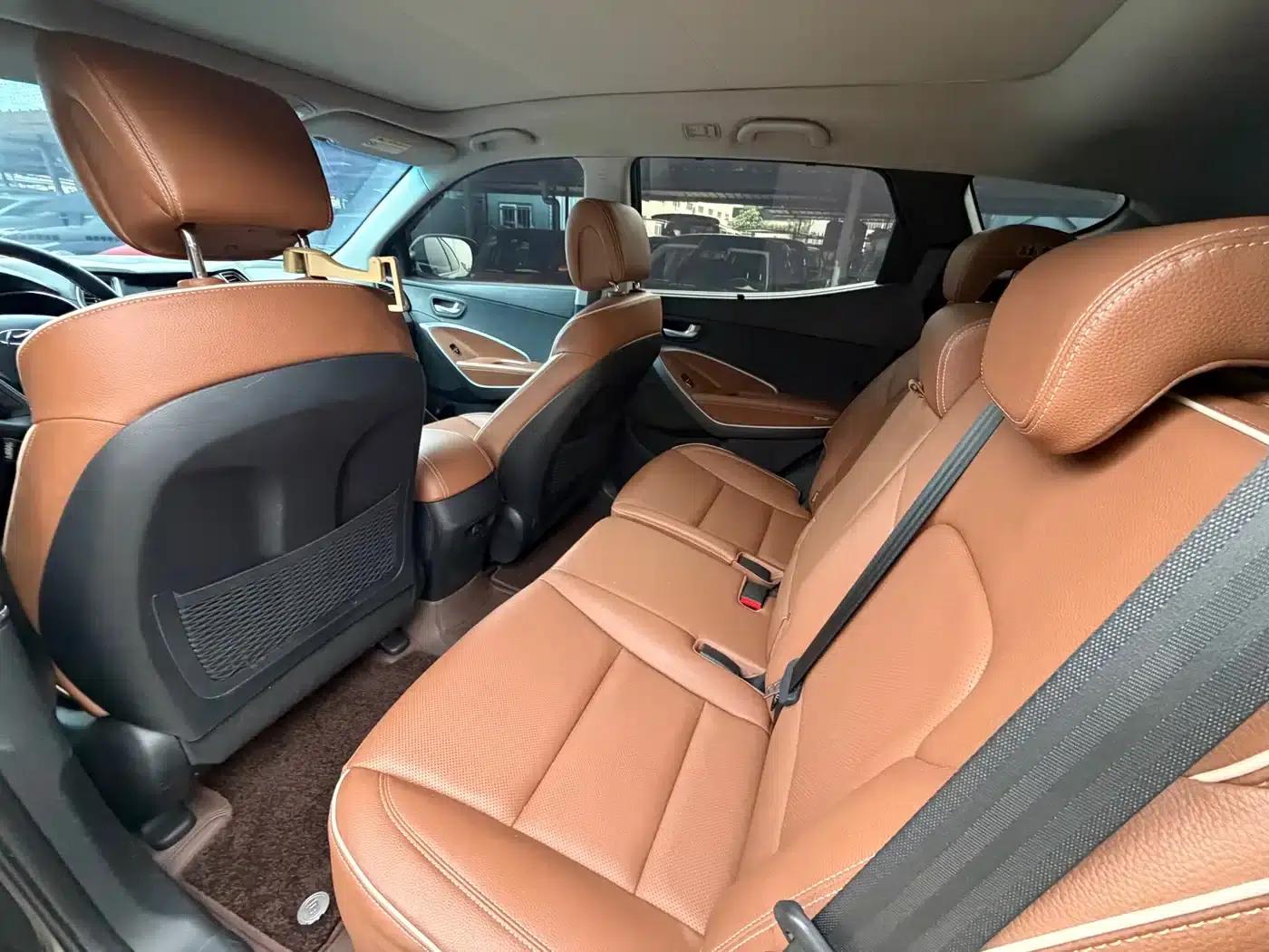 Santa Fe 2017 2.0T Automatic 2WD Smart 7-Seater — миниатюра 9