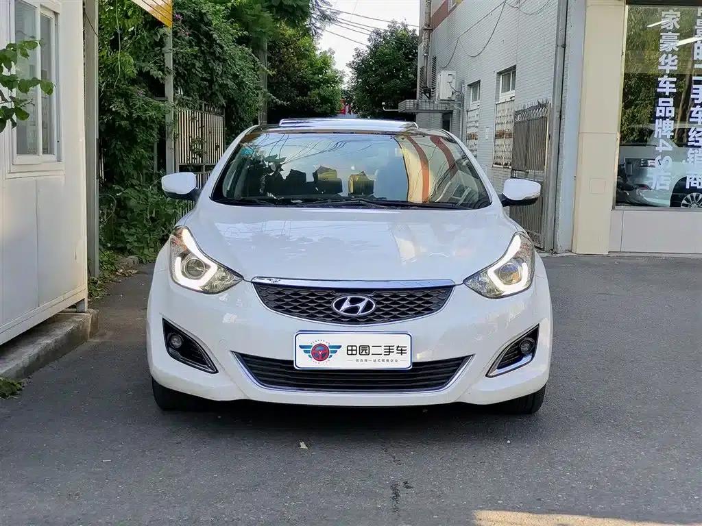 Hyundai Elantra 2016 1.6L Automatic Premium Edition — миниатюра 2