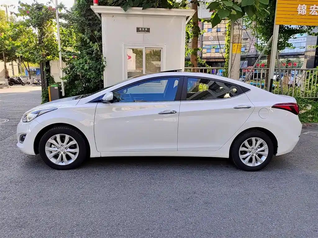 Hyundai Elantra 2016 1.6L Automatic Premium Edition — миниатюра 3