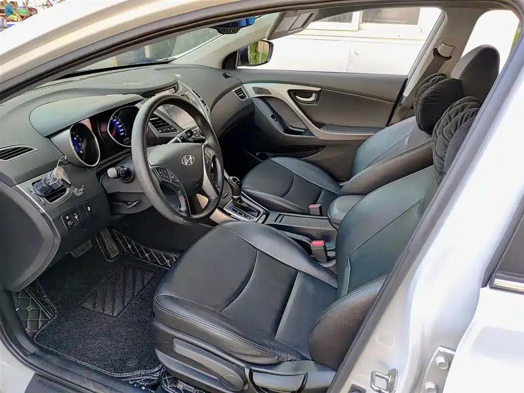 Hyundai Elantra 2016 1.6L Automatic Premium Edition — миниатюра 7