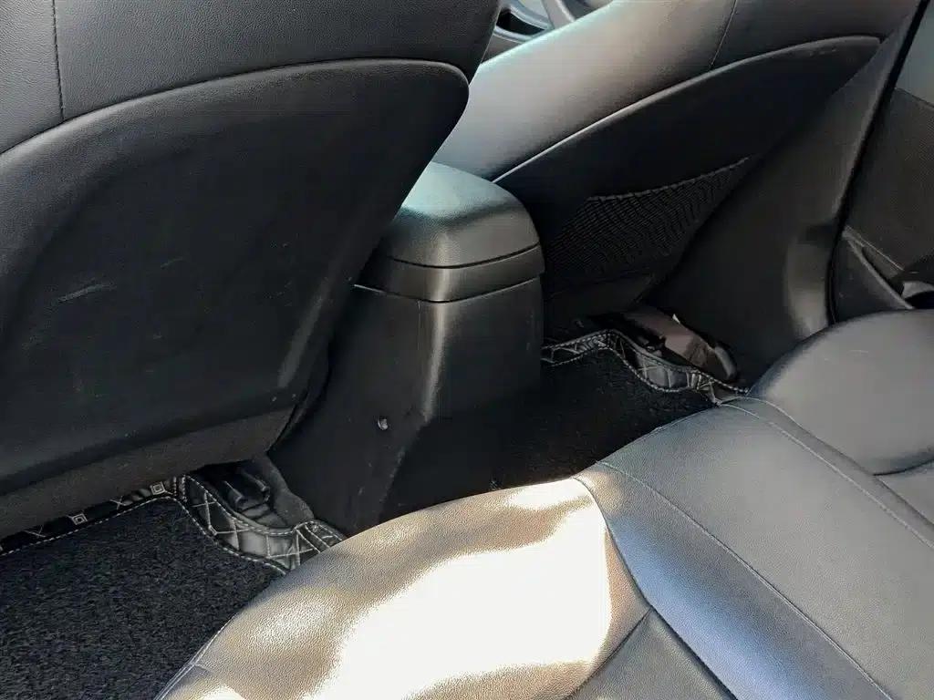 Hyundai Elantra 2016 1.6L Automatic Premium Edition — миниатюра 9
