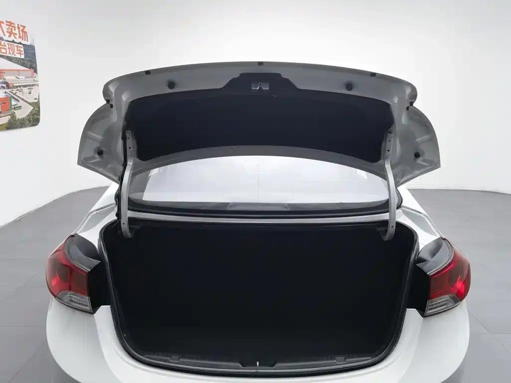Hyundai Elantra 2012 1.6L Automatic Leading Edition — миниатюра 16