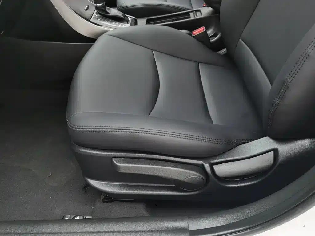 Hyundai Elantra 2012 1.6L Automatic Leading Edition — миниатюра 20