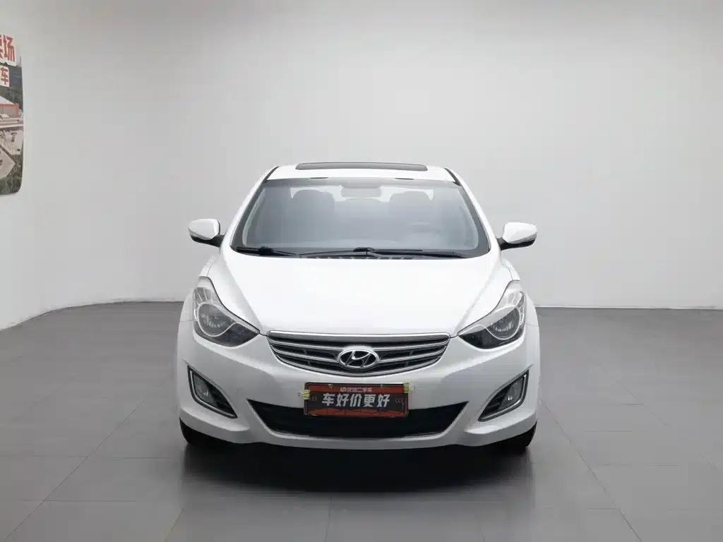 Hyundai Elantra 2012 1.6L Automatic Leading Edition — миниатюра 3