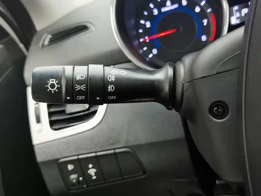 Hyundai Elantra 2012 1.6L Automatic Leading Edition — миниатюра 21