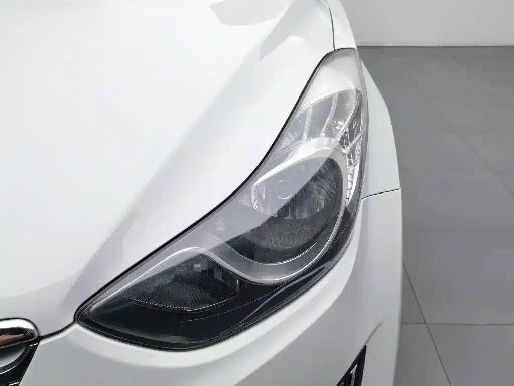Hyundai Elantra 2012 1.6L Automatic Leading Edition — миниатюра 7