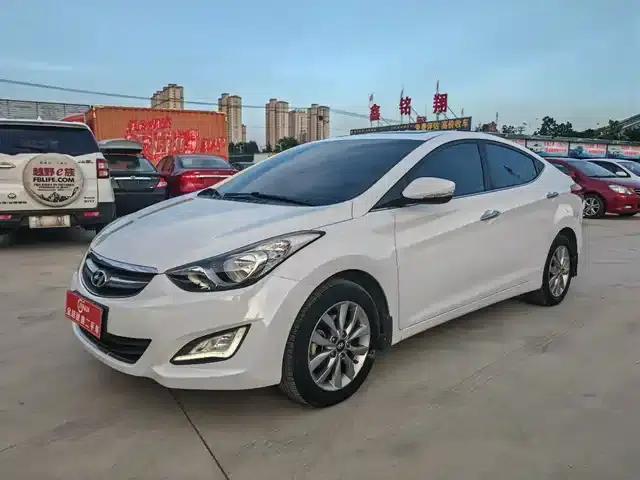 Hyundai Elantra 2015 1.6L Manual Leading Edition
