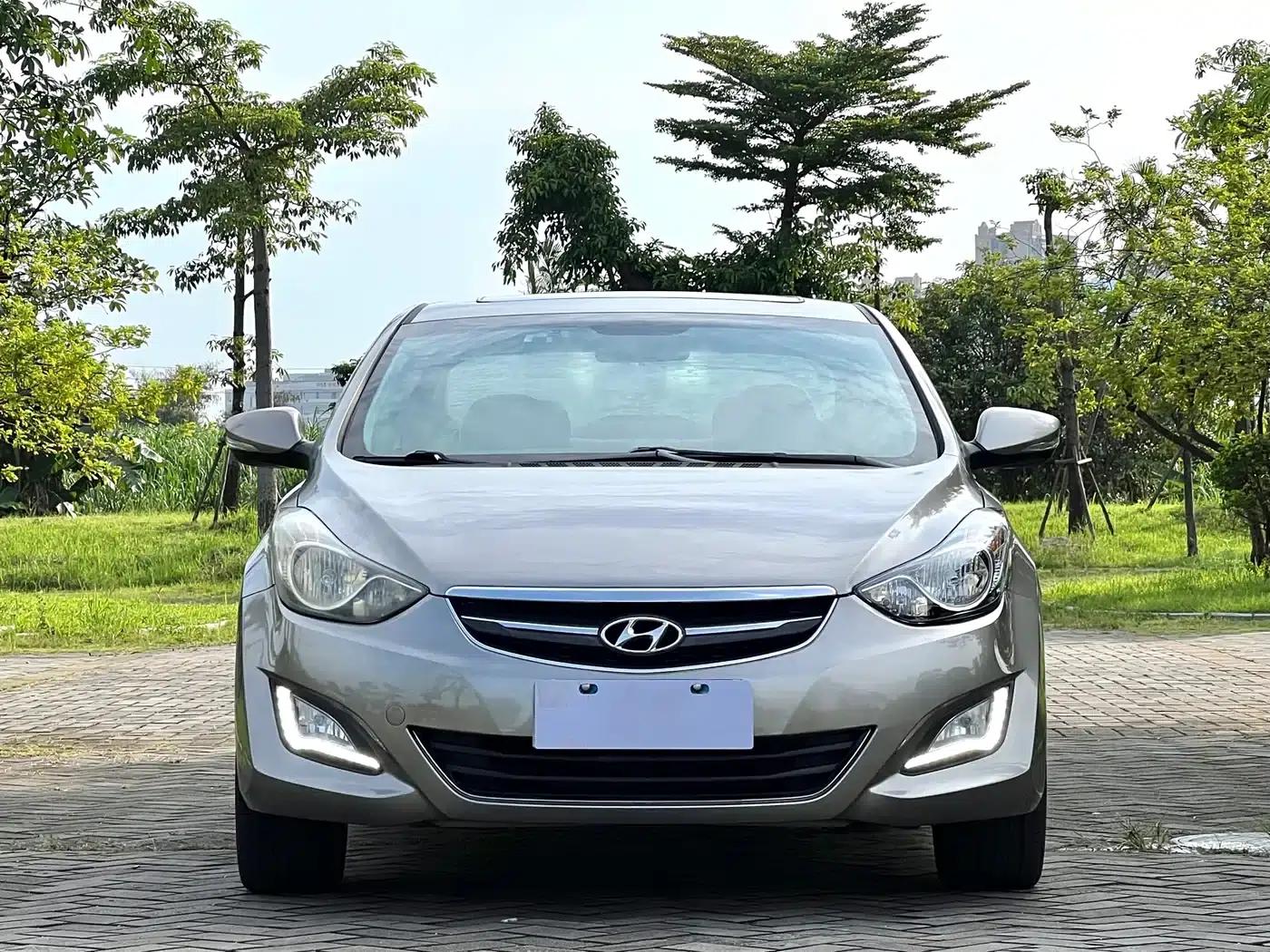 Hyundai Elantra 2016 1.6L Automatic Premium Edition — миниатюра 2