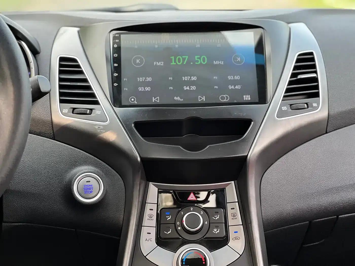 Hyundai Elantra 2016 1.6L Automatic Premium Edition — миниатюра 15