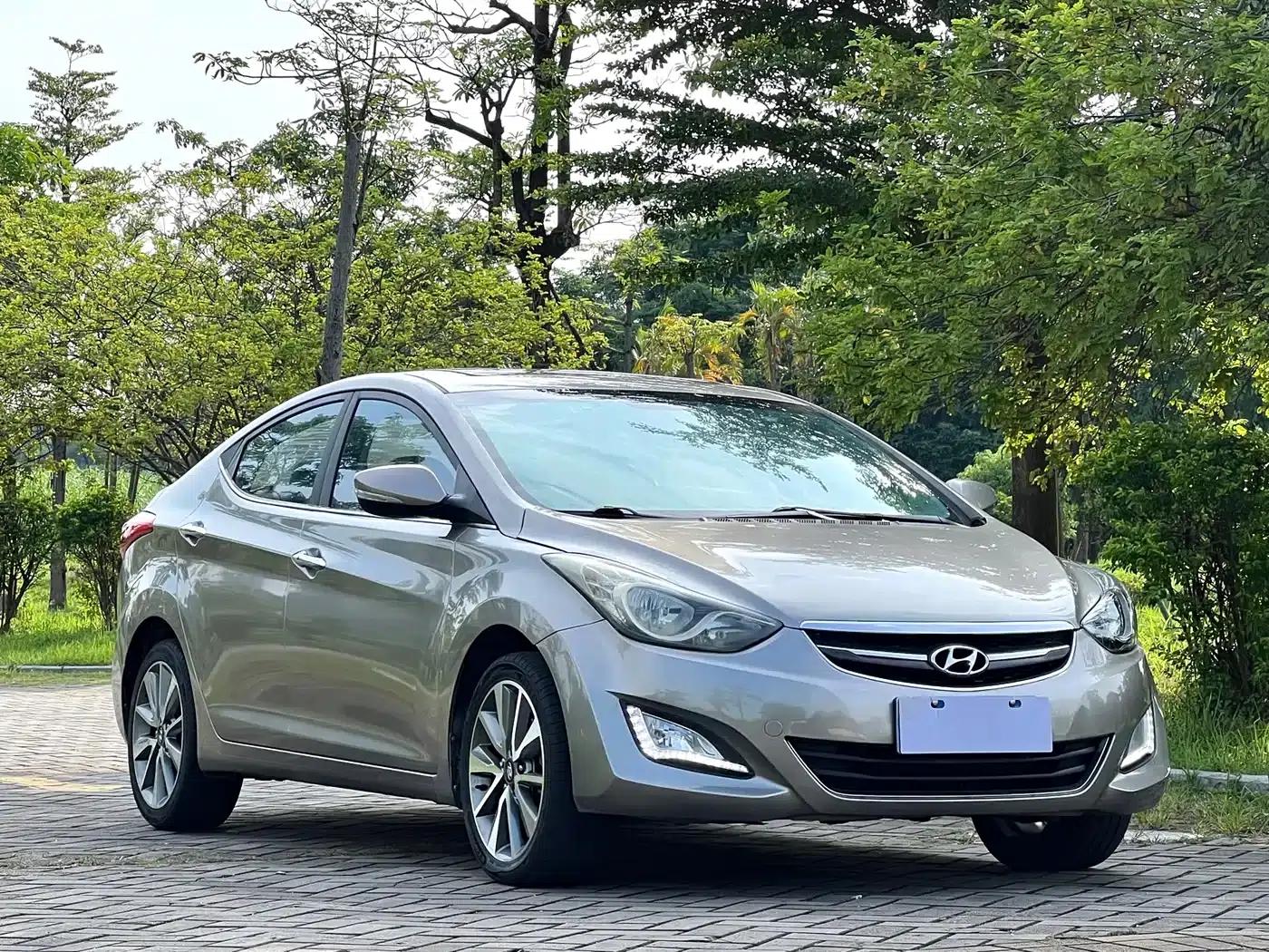 Hyundai Elantra 2016 1.6L Automatic Premium Edition — миниатюра 3