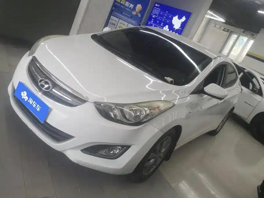Hyundai Elantra 2015 1.6L Automatic Fashion Edition — миниатюра 1