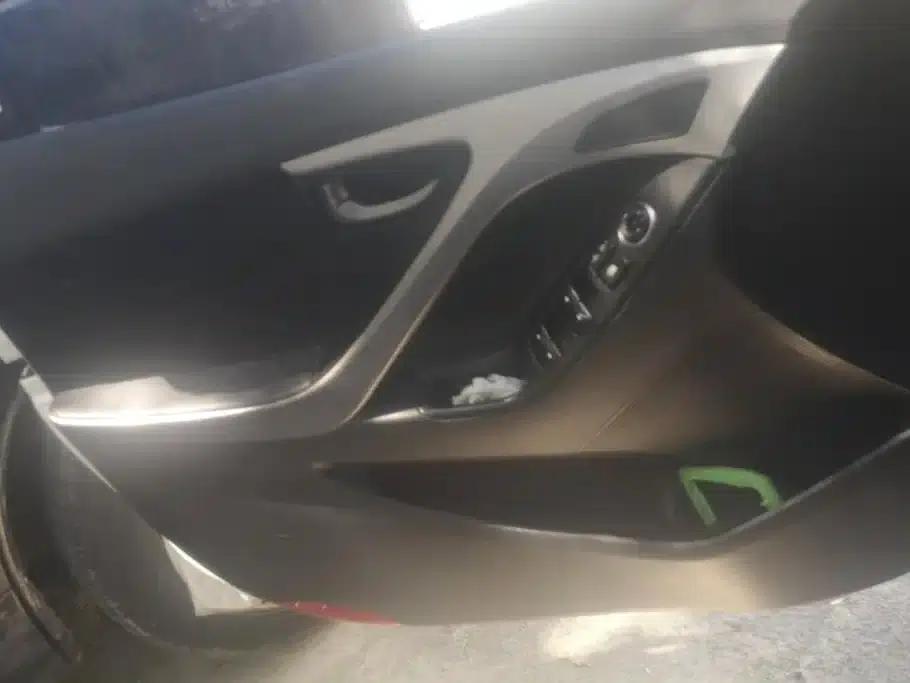 Hyundai Elantra 2015 1.6L Automatic Fashion Edition — миниатюра 7