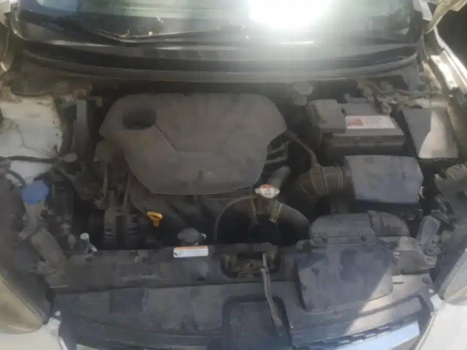 Hyundai Elantra 2015 1.6L Automatic Fashion Edition — миниатюра 10