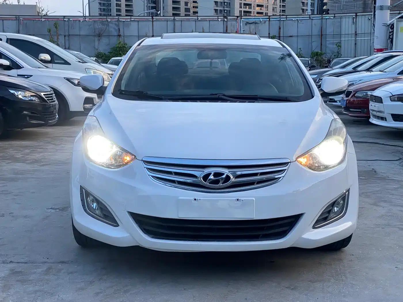Hyundai Elantra 2013 1.6L Automatic Leading Edition — миниатюра 2