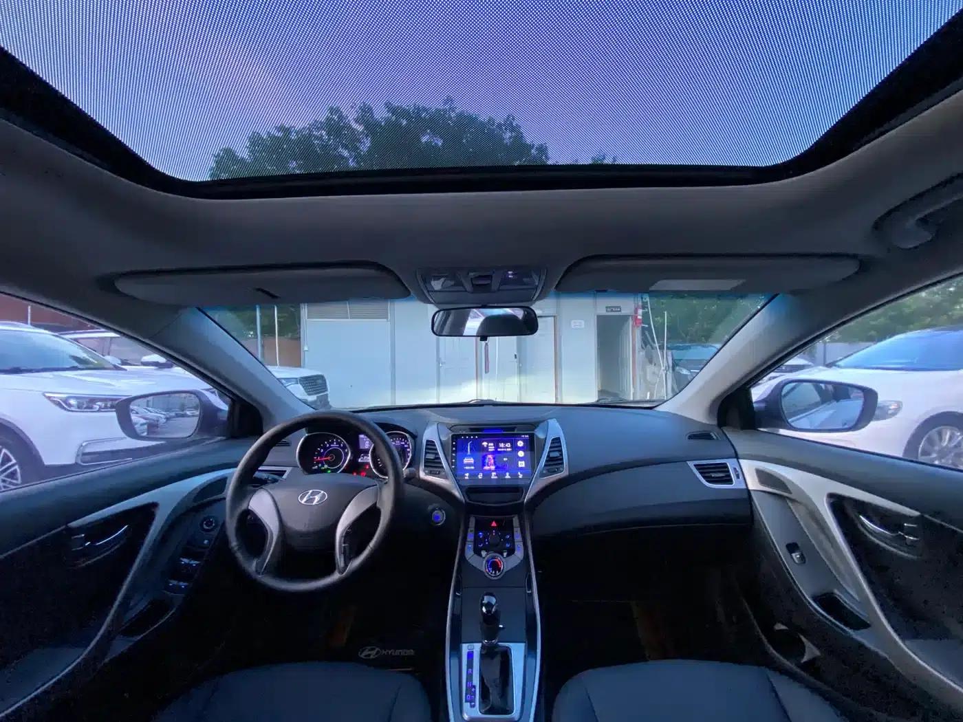 Hyundai Elantra 2013 1.6L Automatic Leading Edition — миниатюра 5