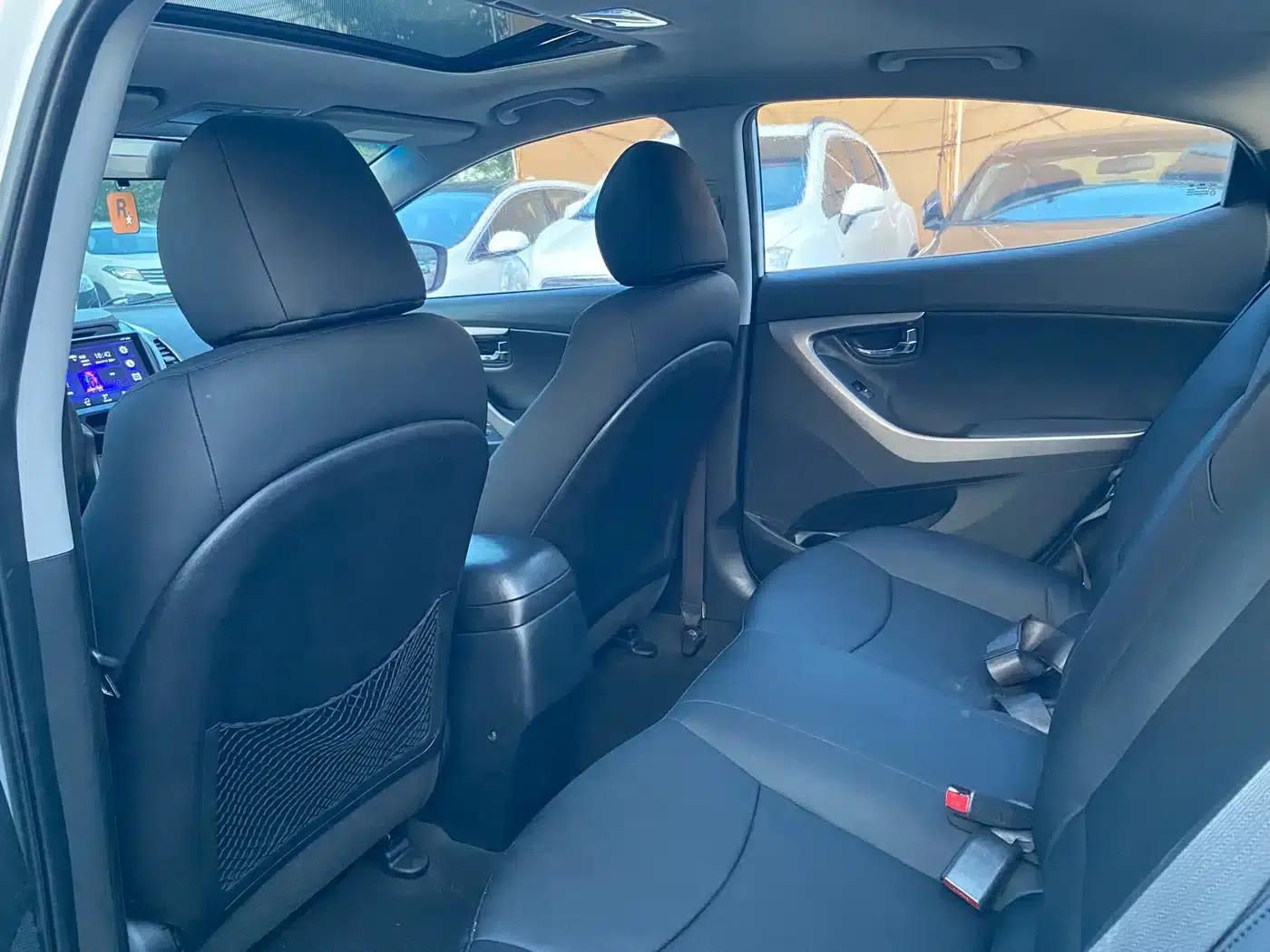 Hyundai Elantra 2013 1.6L Automatic Leading Edition — миниатюра 10