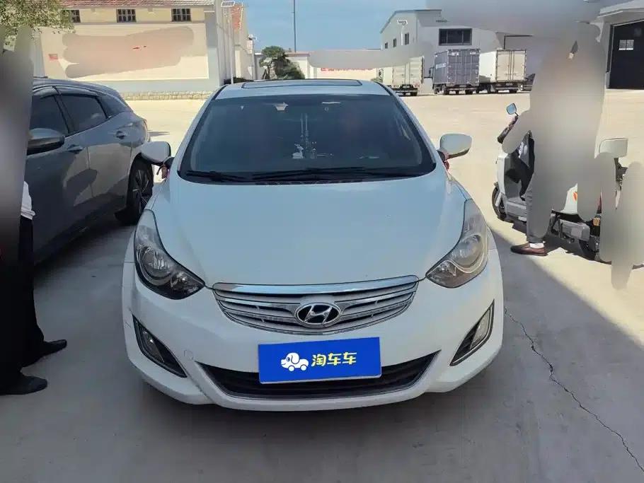 Hyundai Elantra 2012 1.6L Manual Leading Edition — миниатюра 2