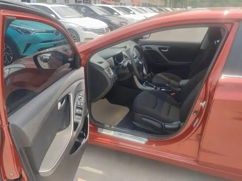 Hyundai Elantra 2016 1.6L Automatic Premium Edition — миниатюра 16
