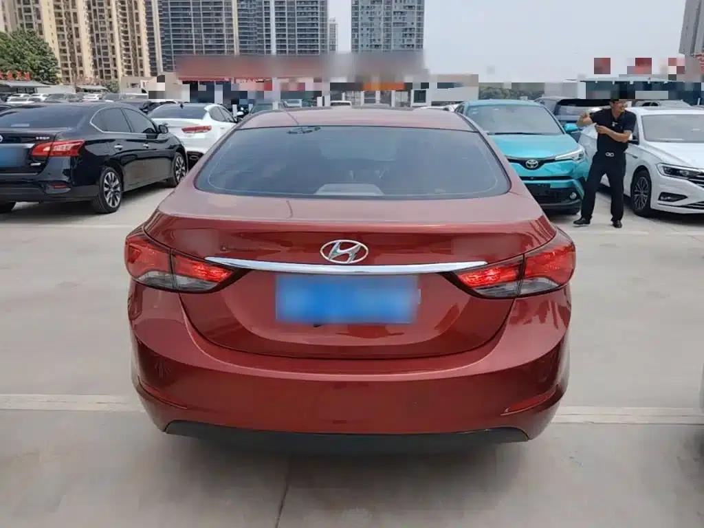 Hyundai Elantra 2016 1.6L Automatic Premium Edition — миниатюра 6