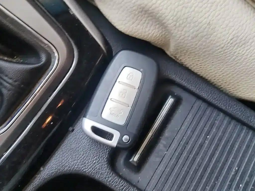 Hyundai Elantra 2012 1.6L Automatic Leading Edition — миниатюра 15