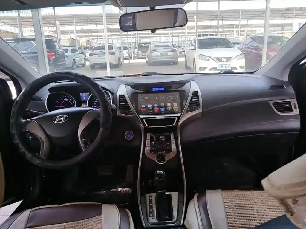 Hyundai Elantra 2012 1.6L Automatic Leading Edition — миниатюра 16