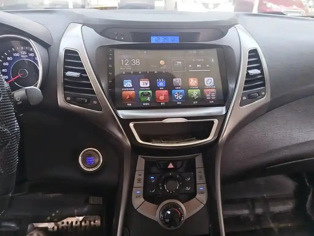 Hyundai Elantra 2012 1.6L Automatic Leading Edition — миниатюра 20