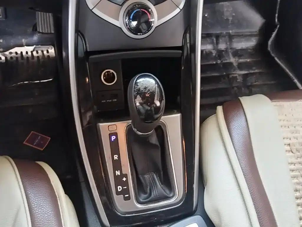 Hyundai Elantra 2012 1.6L Automatic Leading Edition — миниатюра 21