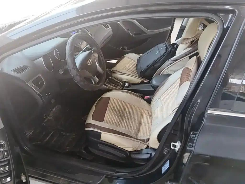 Hyundai Elantra 2012 1.6L Automatic Leading Edition — миниатюра 22