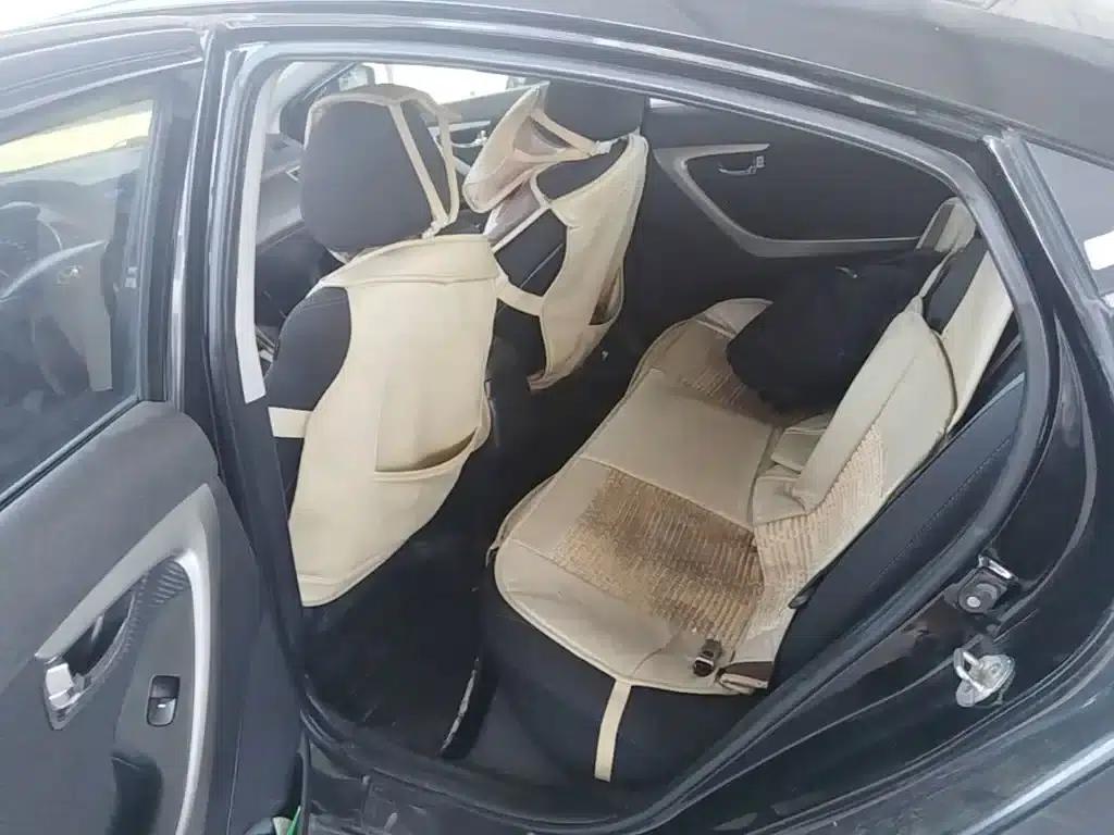 Hyundai Elantra 2012 1.6L Automatic Leading Edition — миниатюра 24