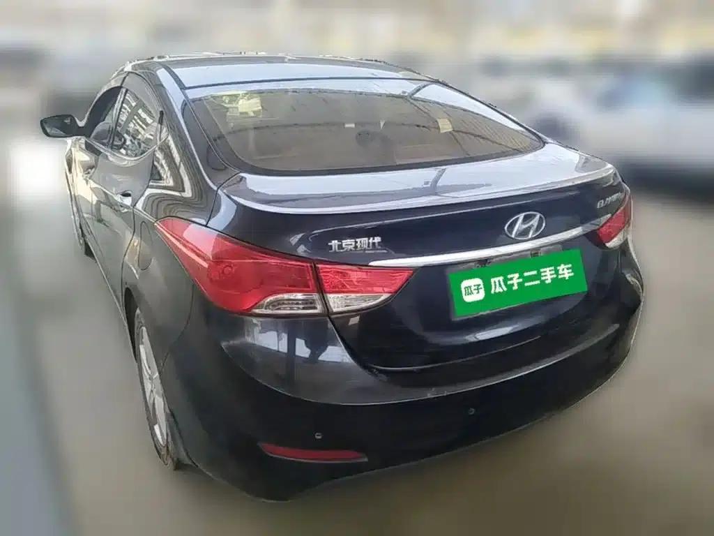 Hyundai Elantra 2012 1.6L Automatic Leading Edition — миниатюра 9