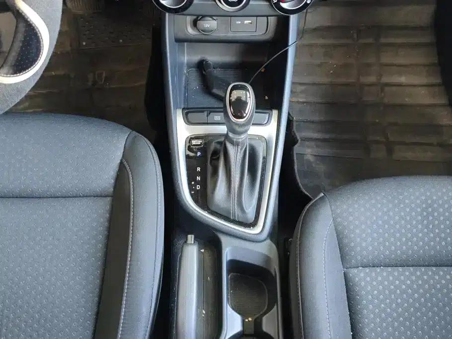 Hyundai Elantra 2018 1.6L Automatic GL (National VI Emission Standard) — миниатюра 16