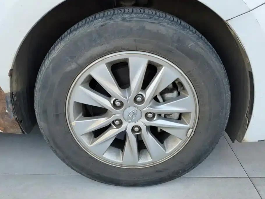 Hyundai Elantra 2018 1.6L Automatic GL (National VI Emission Standard) — миниатюра 6