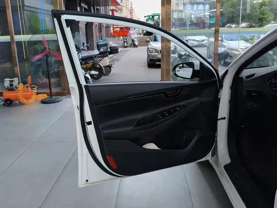 Hyundai Elantra 2018 1.6L Automatic GL (National VI Emission Standard) — миниатюра 7
